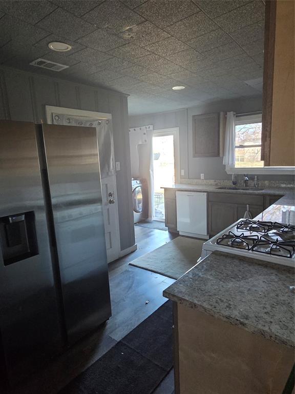 Blake 56 2 - Residential