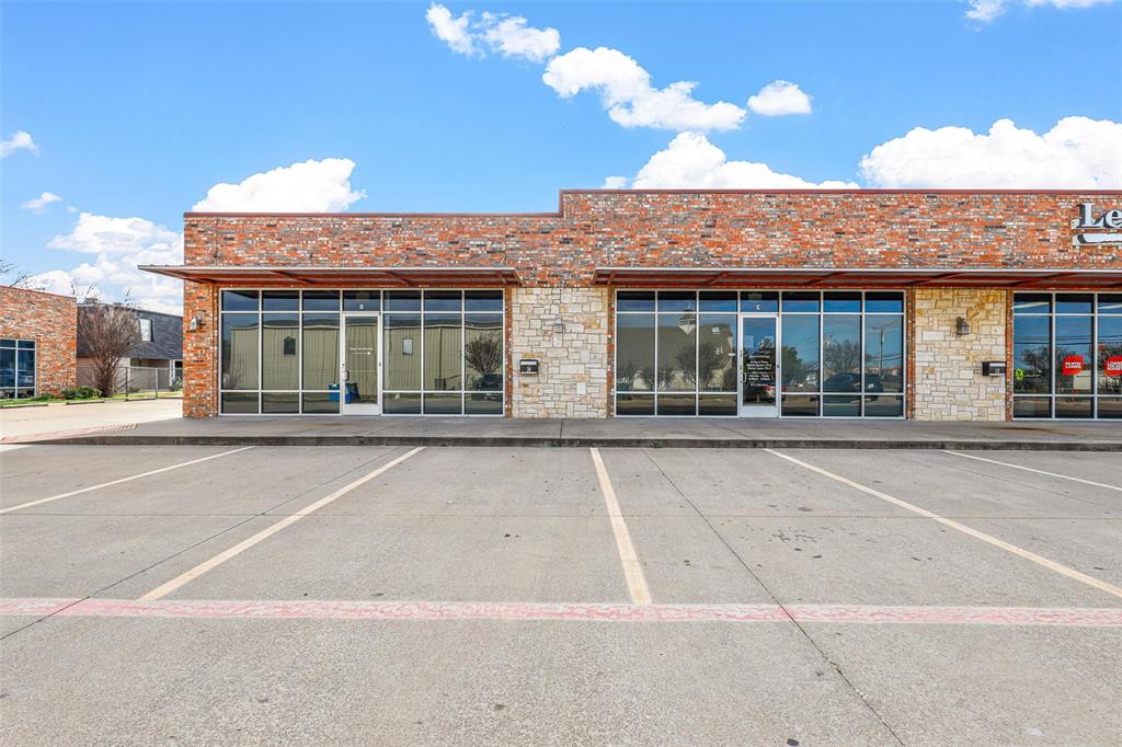 Johnson Street Plaza - Commercial Lease