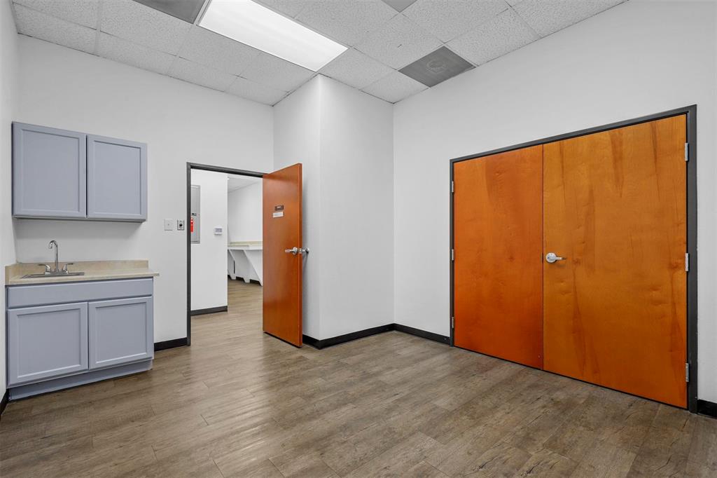 Johnson Street Plaza - Commercial Lease