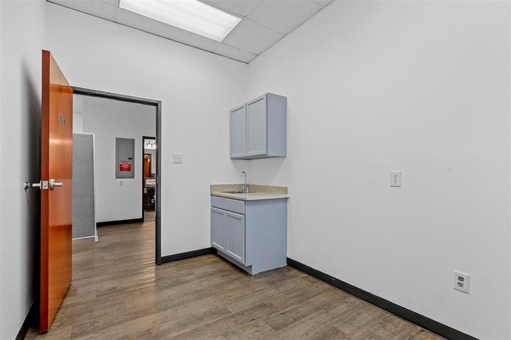 Johnson Street Plaza - Commercial Lease