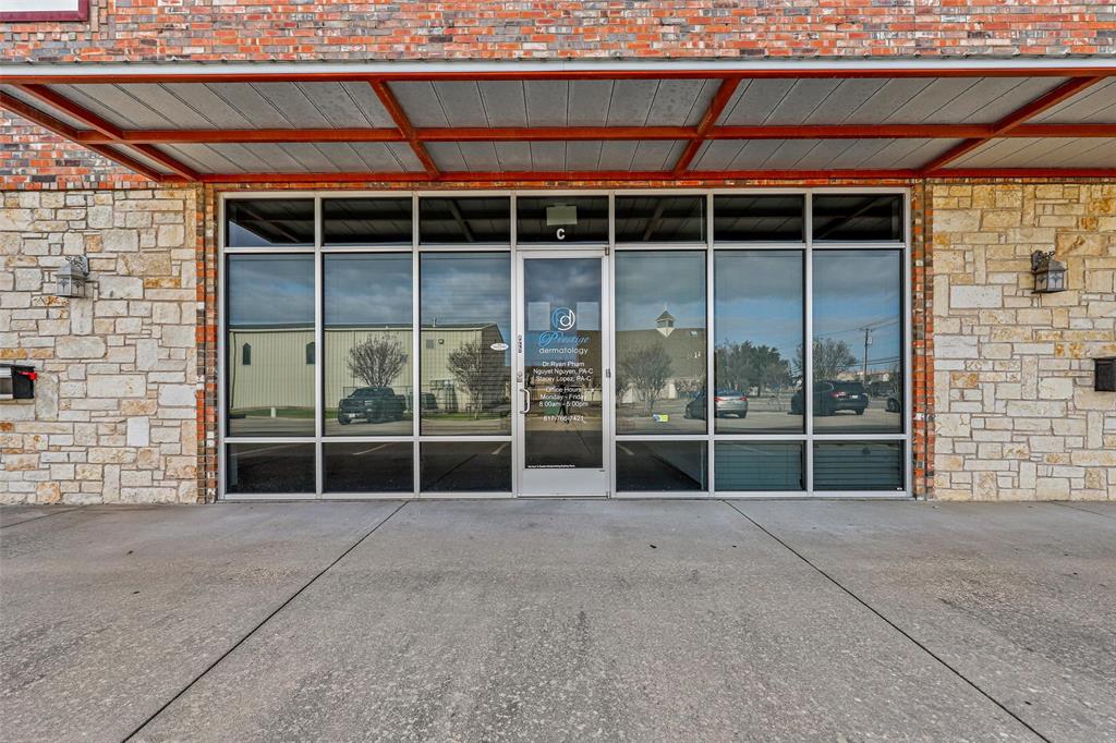 Johnson Street Plaza - Commercial Lease