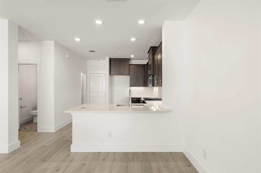 2539 Huxley Mews
