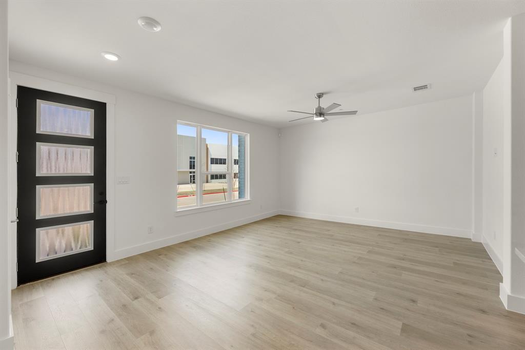 2539 Huxley Mews