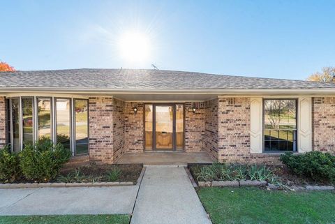 A home in Burleson