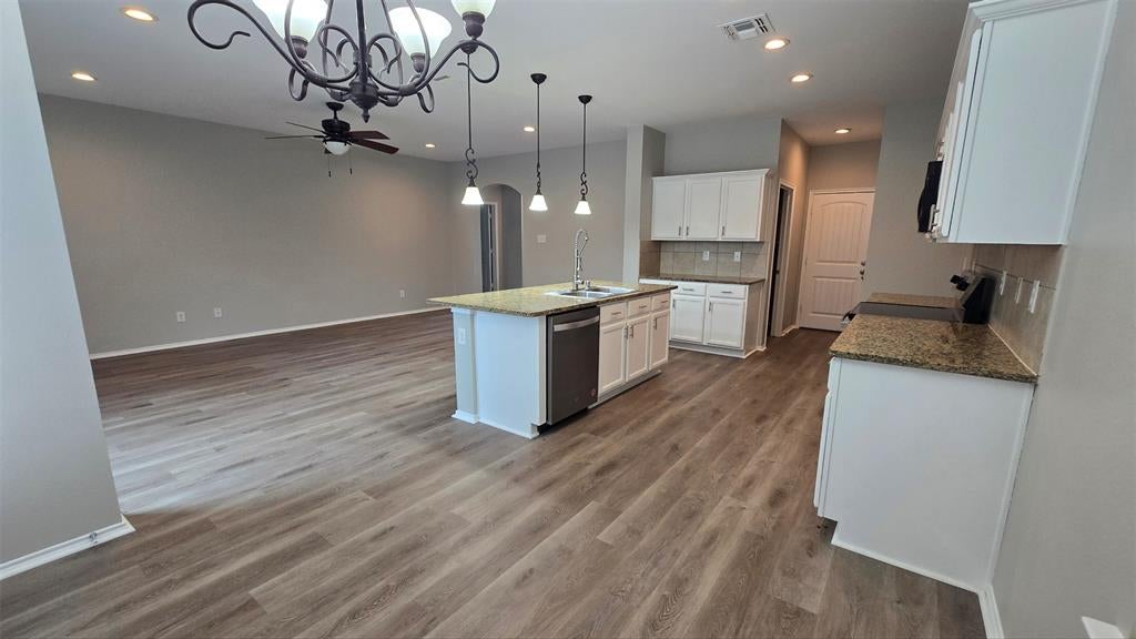 2101 Shady Glen Trail