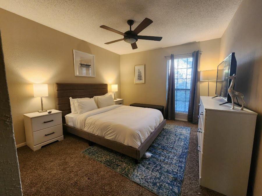 Chasewood Oaks Condo - Residential