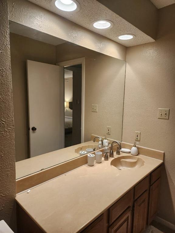 Chasewood Oaks Condo - Residential