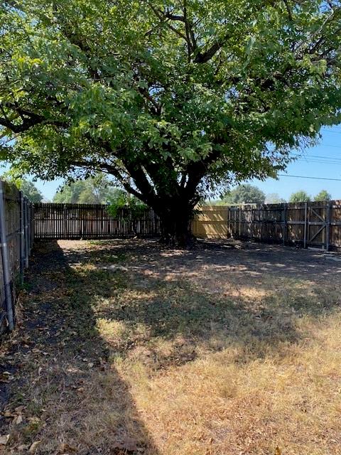 Photo 1 of 23 — 2022 Tiehack Lane, Garland, TX 75044