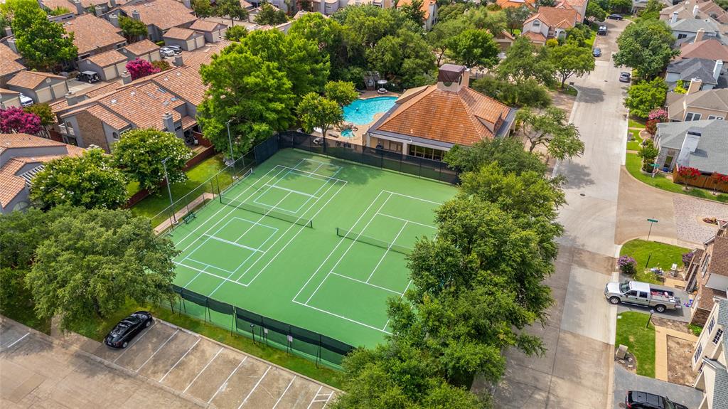 Villas Condo At Pkwy Village - Residential