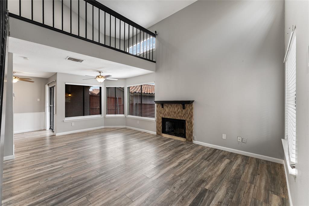 Villas Condo At Pkwy Village - Residential