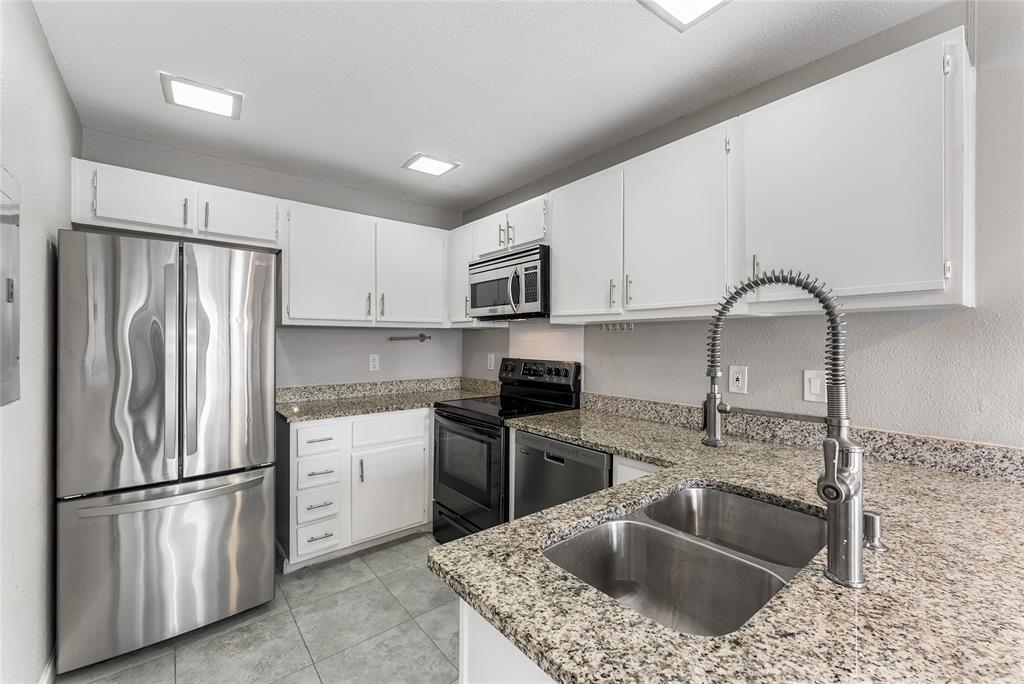 Villas Condo At Pkwy Village - Residential