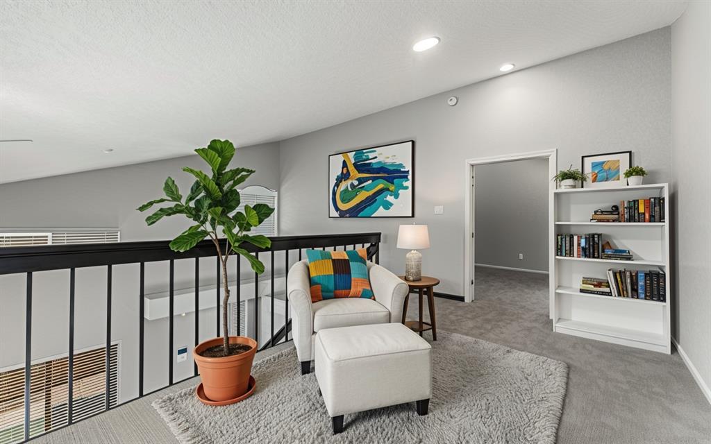 Villas Condo At Pkwy Village - Residential