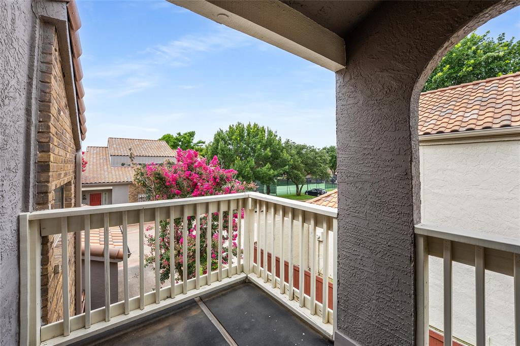 Villas Condo At Pkwy Village - Residential