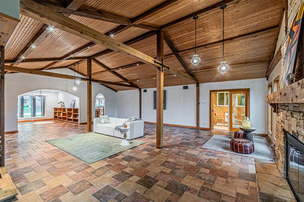 310 N WESTPARK Drive