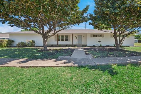 Photo of 202 Joe White Street, Rockwall, TX 75087 (MLS # 21215652)