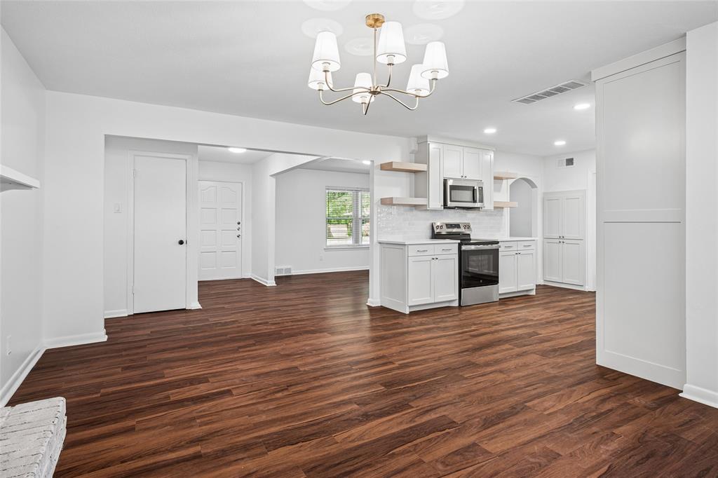 202 Joe White Street