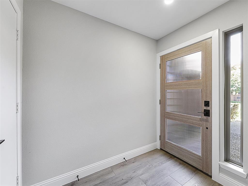 6704 E Northwest Highway