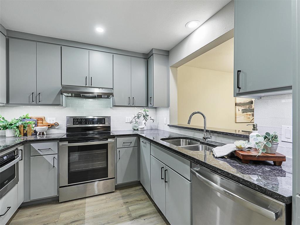 6704 E Northwest Highway