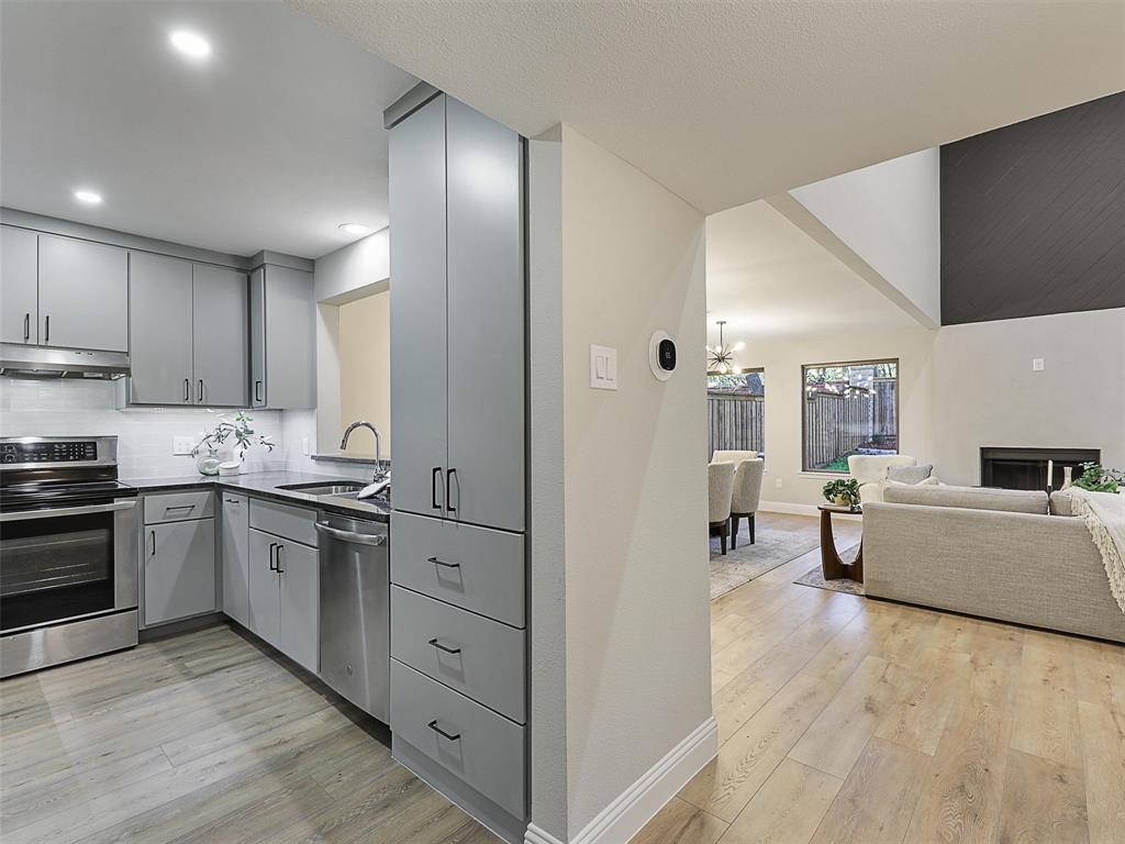 6704 E Northwest Highway