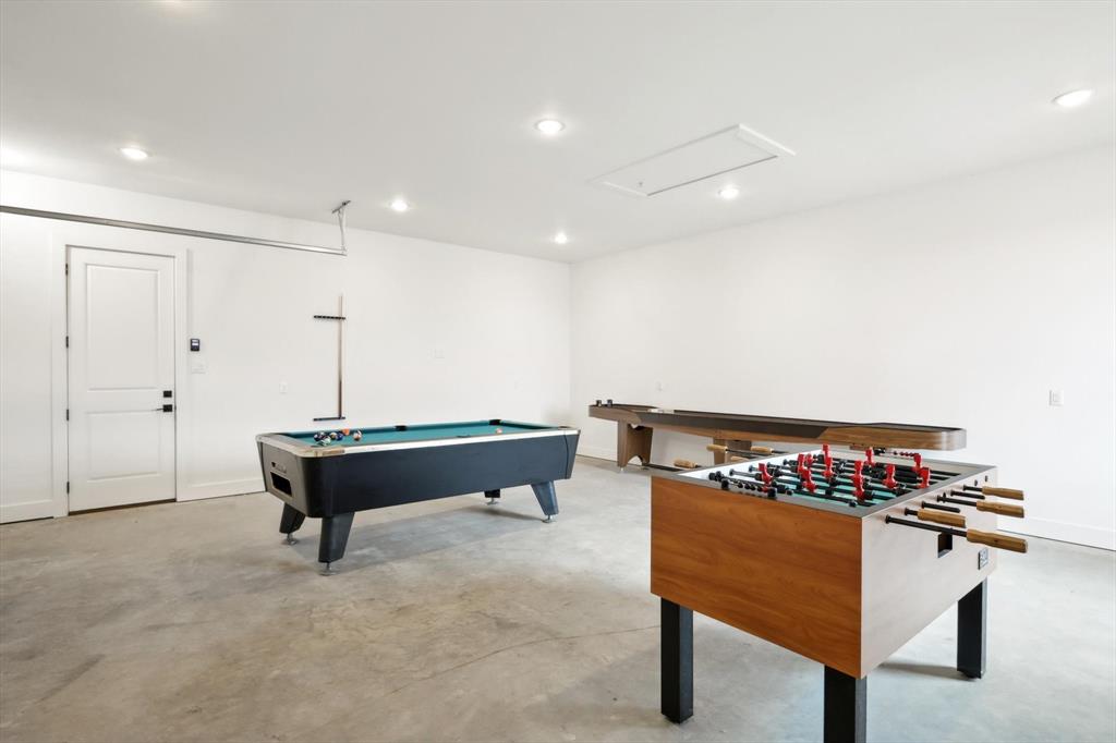 Sportsmans World - Residential