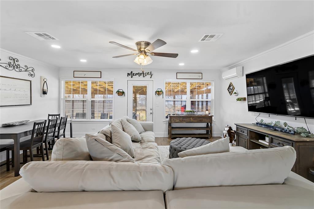 J L Chavert-East Lake Limestone - Residential