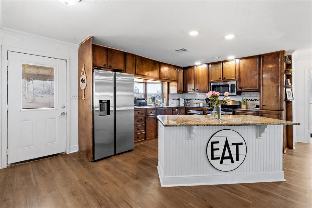 J L Chavert-East Lake Limestone - Residential