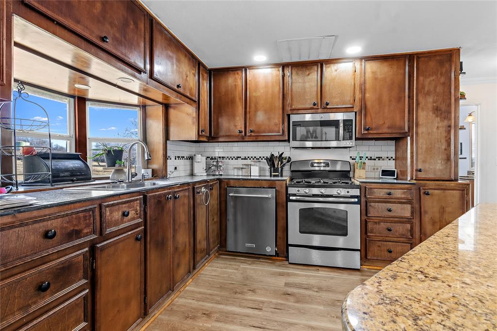 J L Chavert-East Lake Limestone - Residential