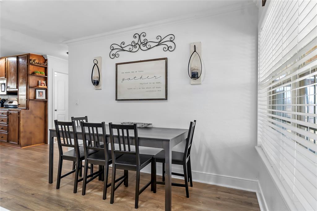 J L Chavert-East Lake Limestone - Residential