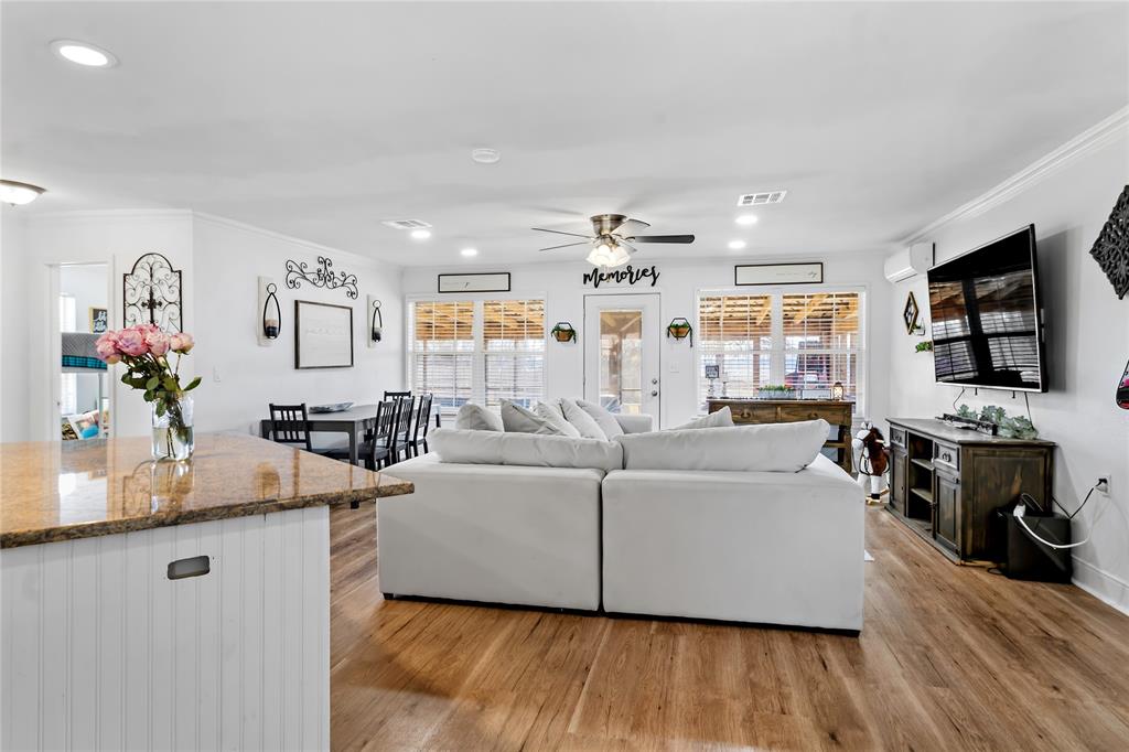 J L Chavert-East Lake Limestone - Residential