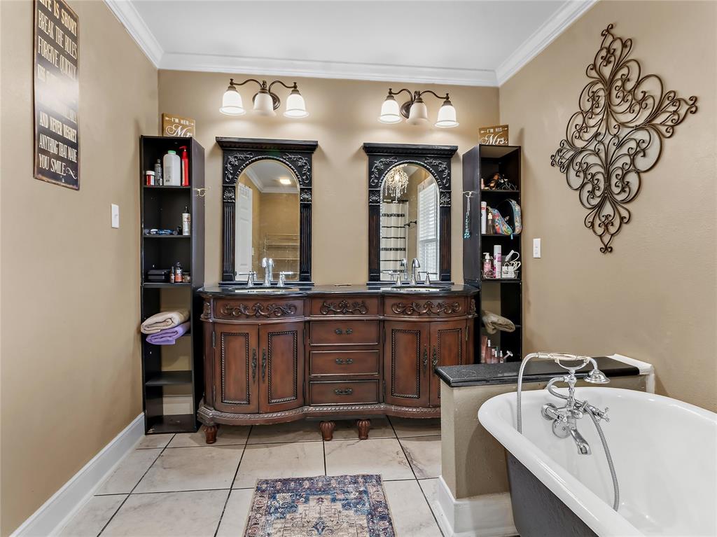 J L Chavert-East Lake Limestone - Residential