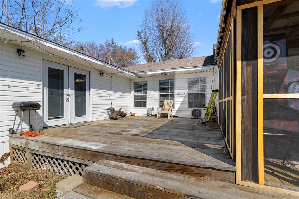 J L Chavert-East Lake Limestone - Residential