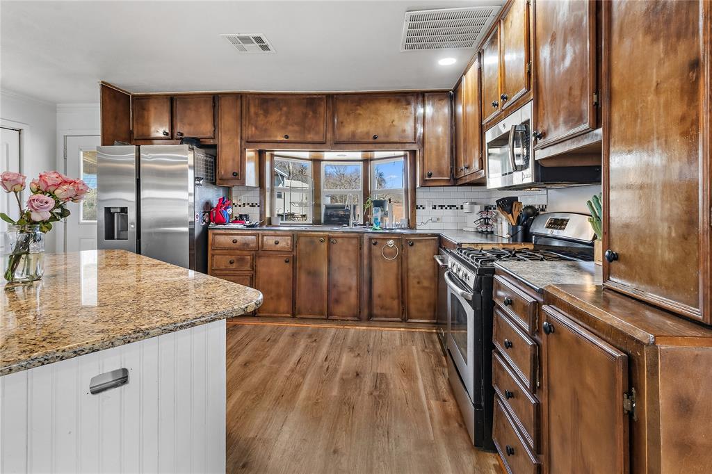 J L Chavert-East Lake Limestone - Residential