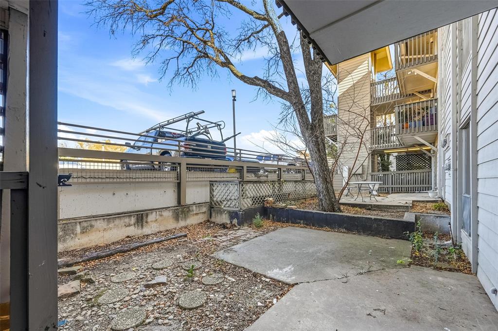 River Oaks Condos - Residential