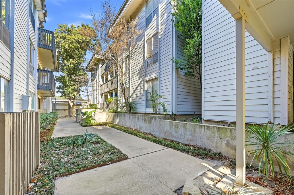 4859 Cedar Springs Road 136