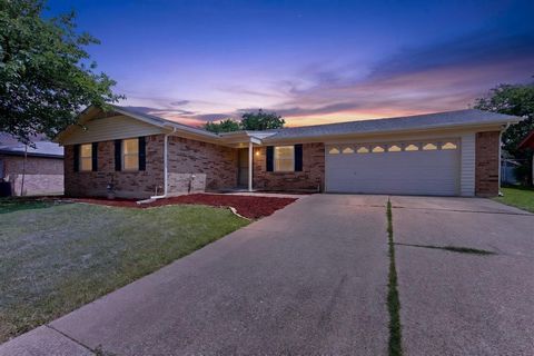 Photo of 4512 Tiptop Street, Haltom City, TX 76117 (MLS # 21239201)