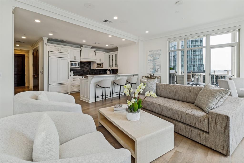 Tower & Regency Row Residence Condo - Residential