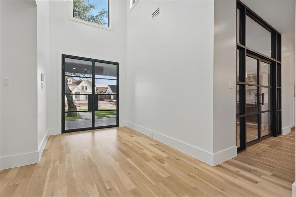 6839 Orchid Lane