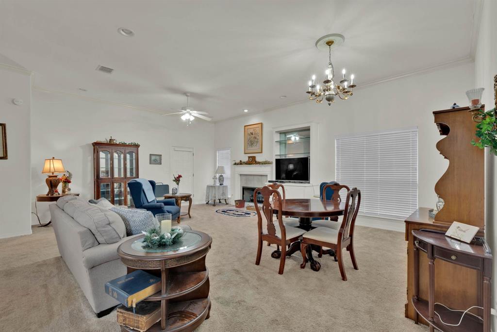 176 Kings Crossing