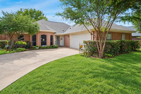 Photo of 8920 Ashcraft Drive, North Richland Hills, TX 76182 (MLS # 21410502)