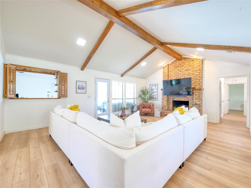 2219 Timberwood