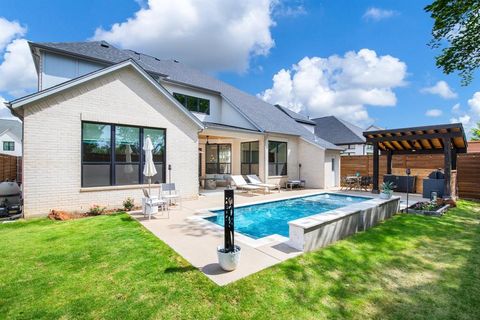 2093 Holt Way Grapevine TX 76051