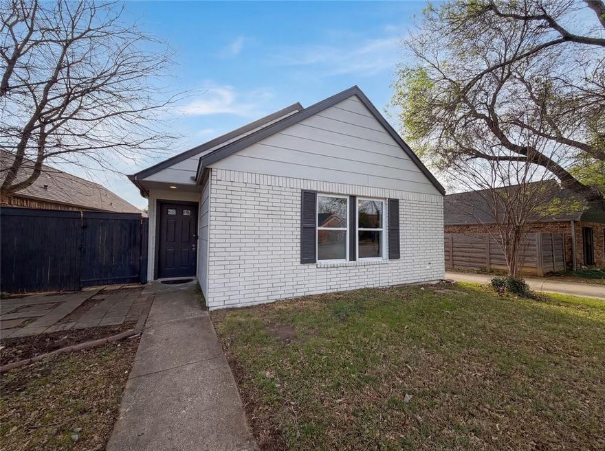 Charming low-maintenance patio home featuring 3 bedrooms and 2 baths in a convenient Lewisville location. The open floorplan offers an inviting living space centered around a beautiful stone wood-burning fireplace that flows seamlessly into the kitchen and dining areas, creating an ideal layout for everyday living and entertaining.

The kitchen includes new stainless steel appliances and plenty of workspace, while slate flooring runs throughout the main living areas for both durability and style. Fresh paint and new carpet throughout give the home a clean, move-in ready feel.

Enjoy the ease of patio home living with a manageable outdoor space and a location that offers quick access to Hwy 121, DFW Airport, shopping, dining, and major commuter routes.

A great opportunity for buyers looking for comfort, convenience, and low-maintenance living in Lewisville.