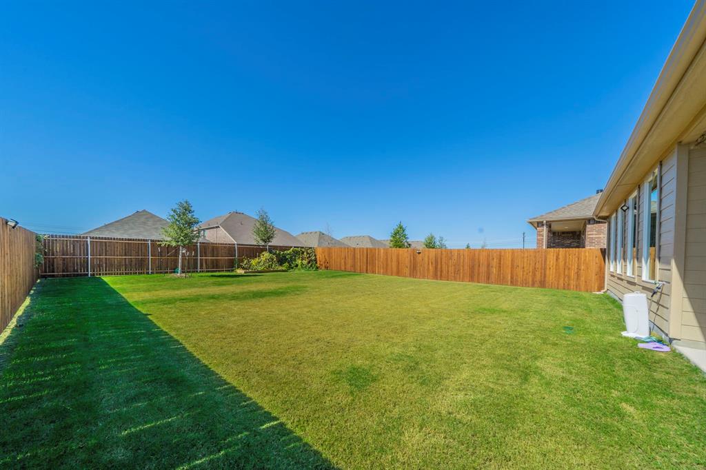 SHADED TREE - Residential Lease