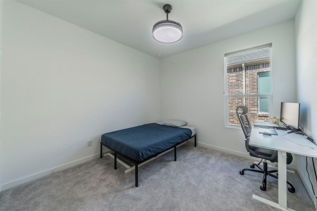 SHADED TREE - Residential Lease