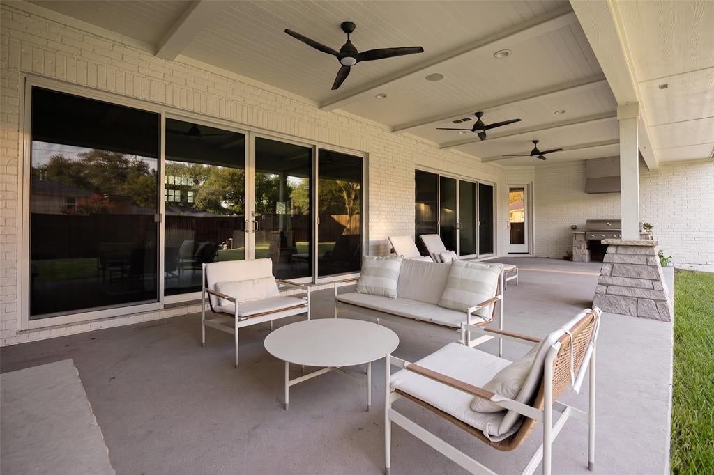 813 Clearwater Drive