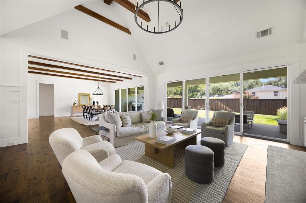 813 Clearwater Drive