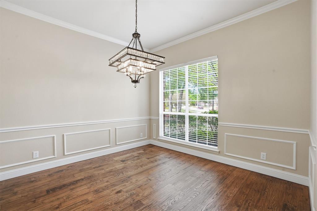 1827 Windsong Circle
