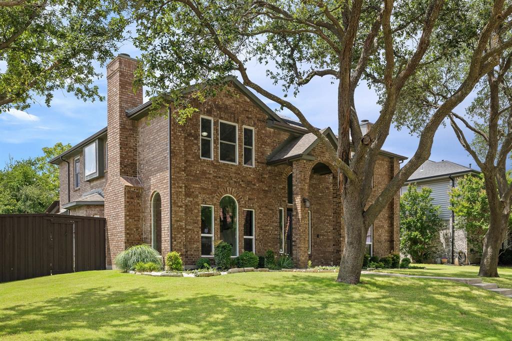 6821 Rochelle Drive