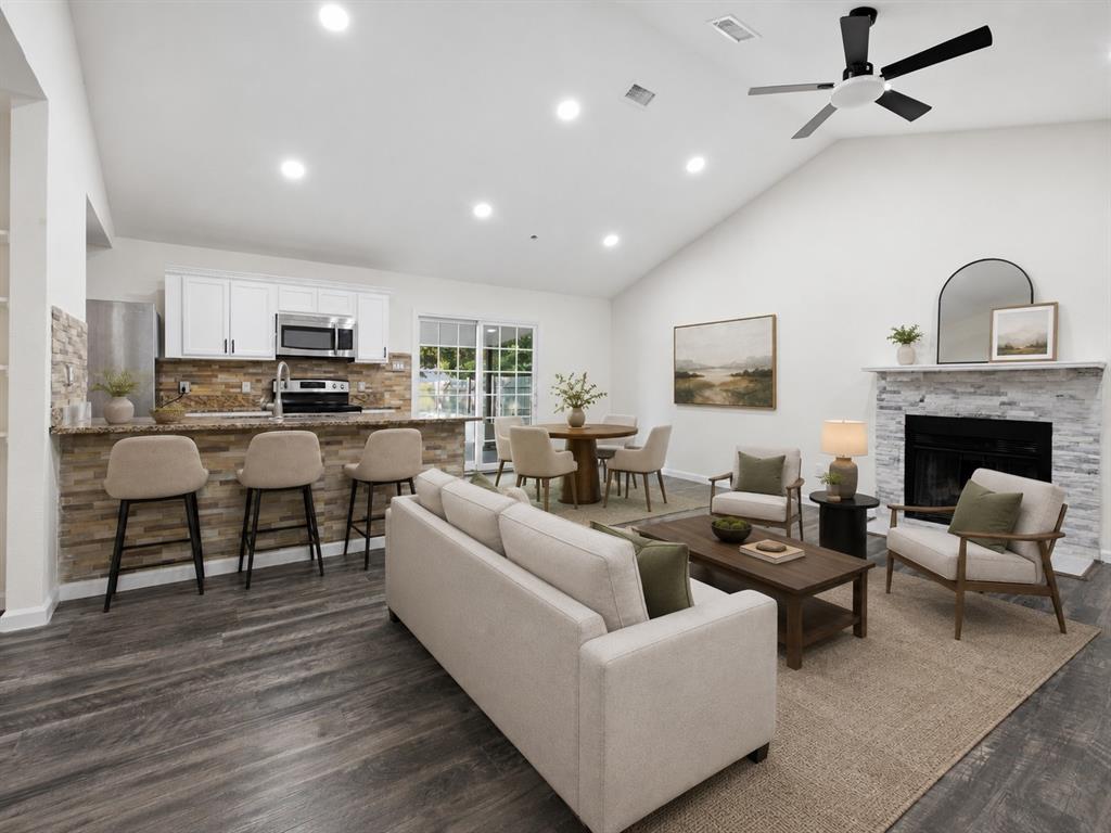 3728 Flintwood Trail