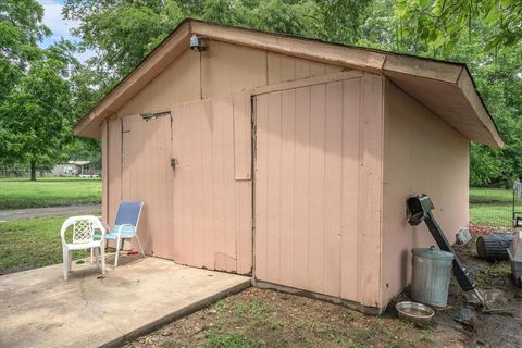 A home in Grand Saline